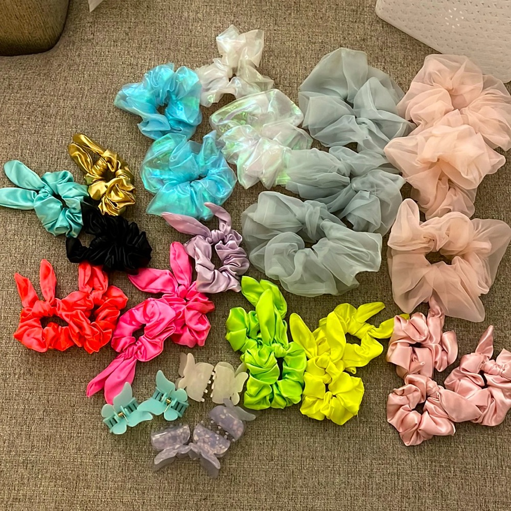 Lot of NEW hair scrunchies & butterfly claw clips